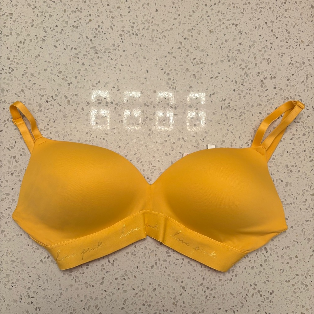 NWT Victoria’s Secret Pink Padded Bra - 36D